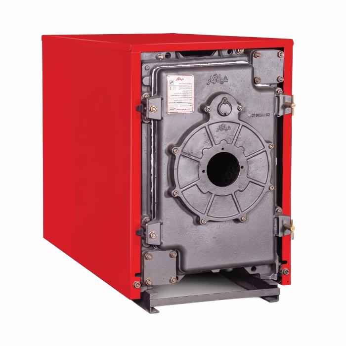 chauffagekar-turbo-cast-iron-boiler نمای اصلی و باکیفیت دیگ چدنی موتورخانه توربو شوفاژکار با بدنه قرمز و درب چدنی مشعلگیر در پسزمینه سفید صنعتی